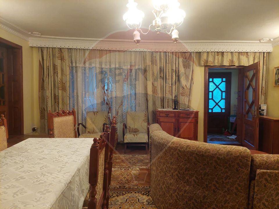 Casa de vanzare in Moinesti, jud. Bacau