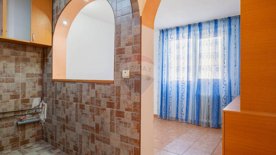 Vanzare apartament 4 camere, zona Pasajul Doamna Ghica