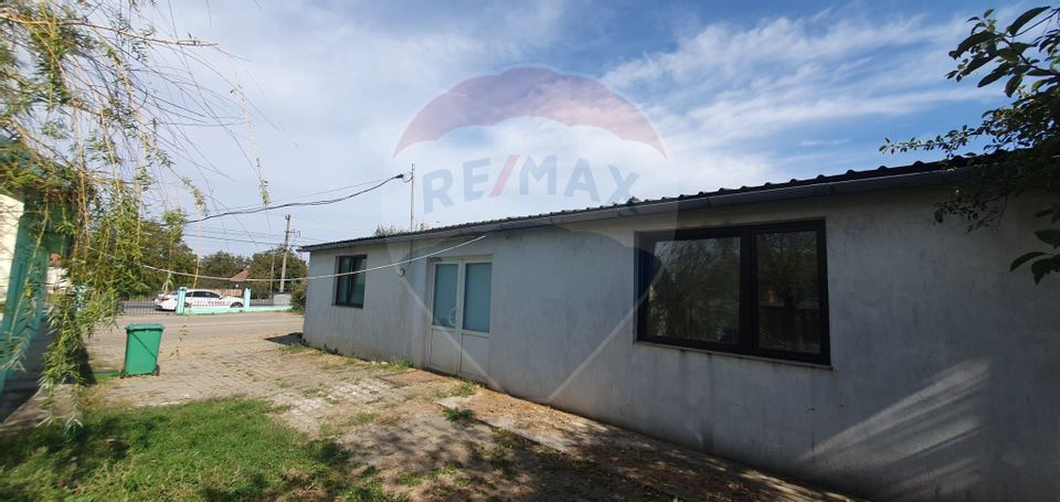 190sq.m Commercial Space for sale