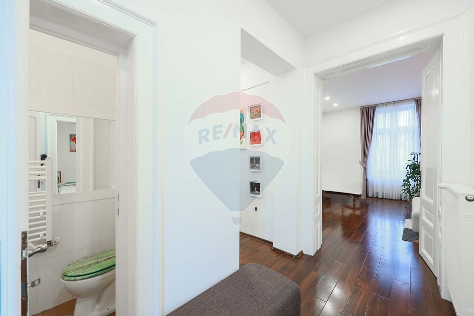 3-room apartment for sale, on the bank of Crișului