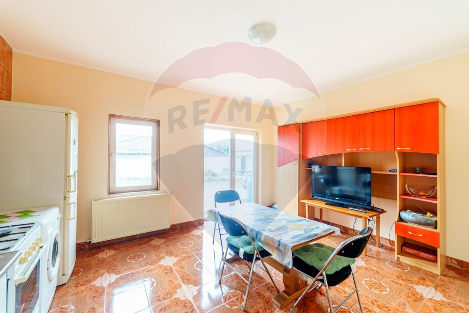 4 room House / Villa for sale, Confectii area