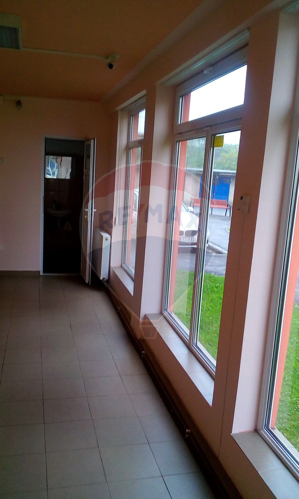 36.6sq.m Commercial Space for rent, Central area