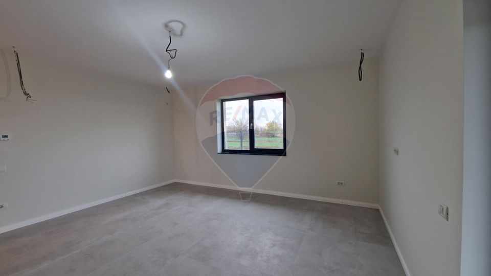 Casă / Vilă cu 3 camere de vânzare Ciocanesti