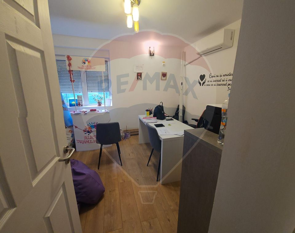 Casă / Vilă cu 6 camere de vânzare în zona Ozana-Pallady