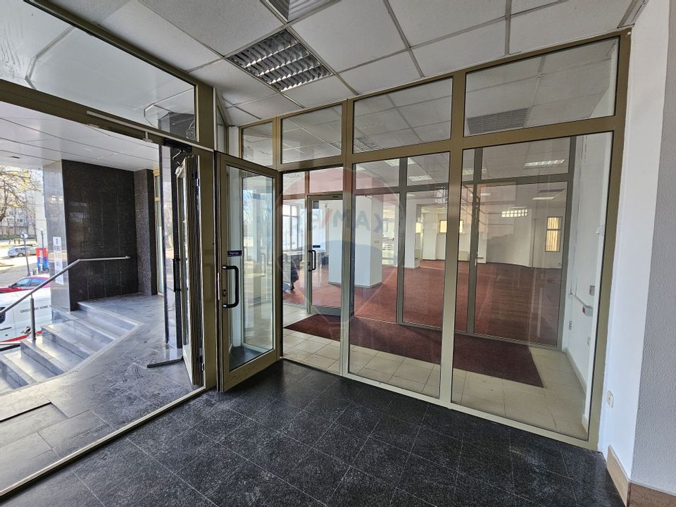 2,600sq.m Office Space for sale, Central area