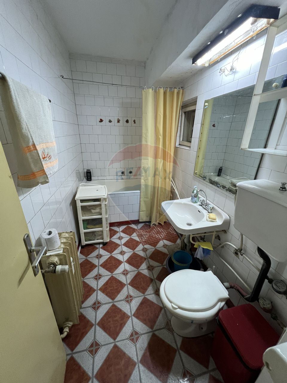 Apartament Scoala nr.2, 4 camere zona Ramada