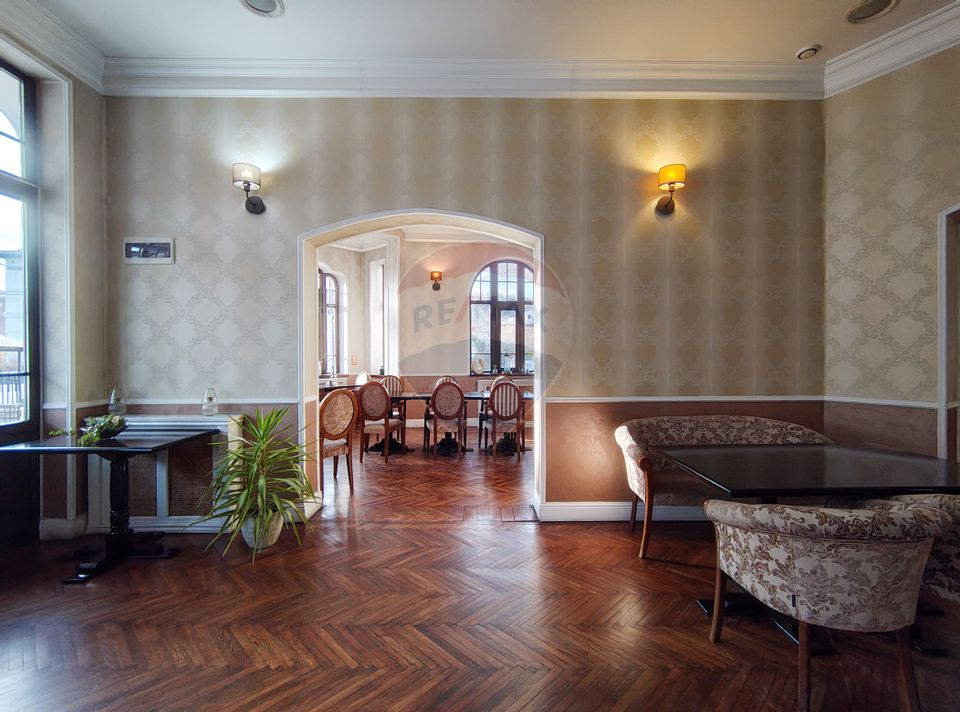 Două vile de patrimoniu, restaurate integral, cu farmec interbelic
