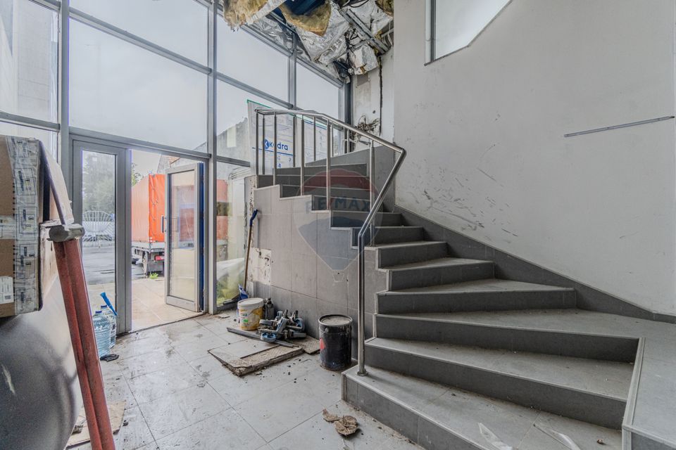 Cladire de 902 mp utili de vânzare, zona Grivitei - DN 13, COMISION 0