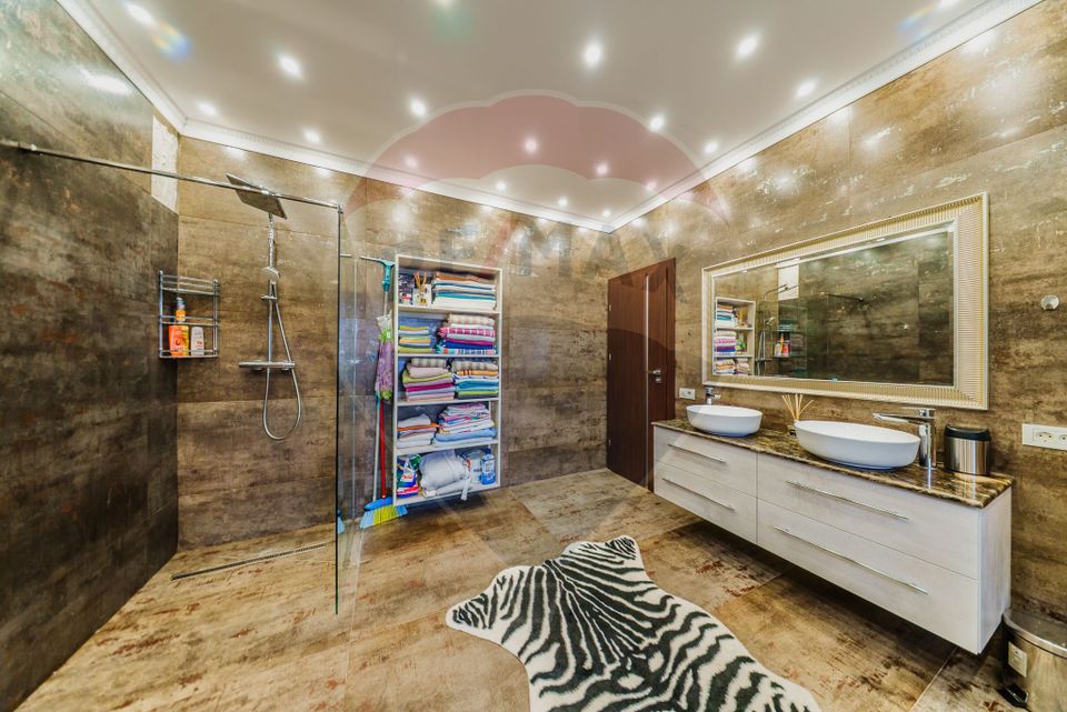 Casă de lux , finisaje premium, piscină, curte amenajată –Vladimirescu