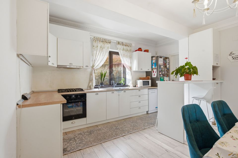 9 room House / Villa for sale