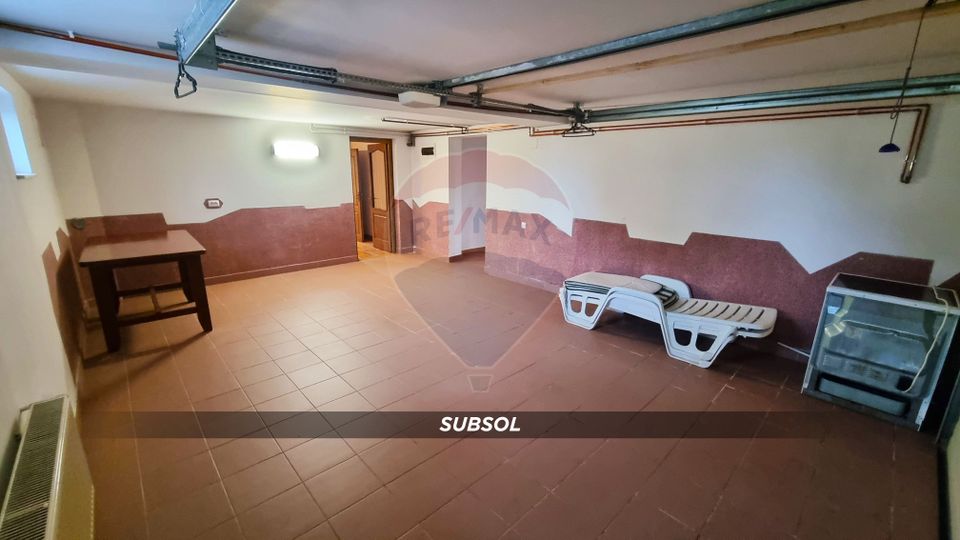 10 room House / Villa for sale, Independentei area