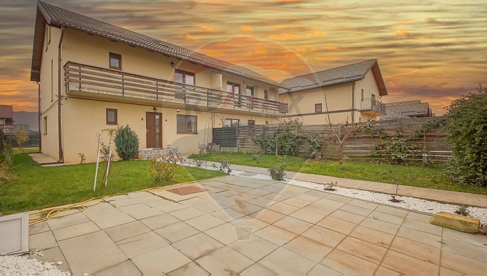 COMISION 0% | Casă tip duplex de vânzare | 5 camere | Cartier Izvor |