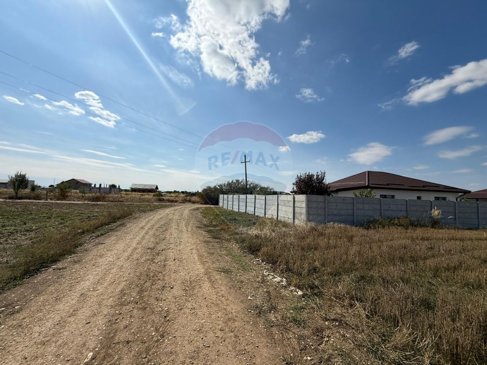 Land 5,000sqm Sabareni / Strada Trandafirilor