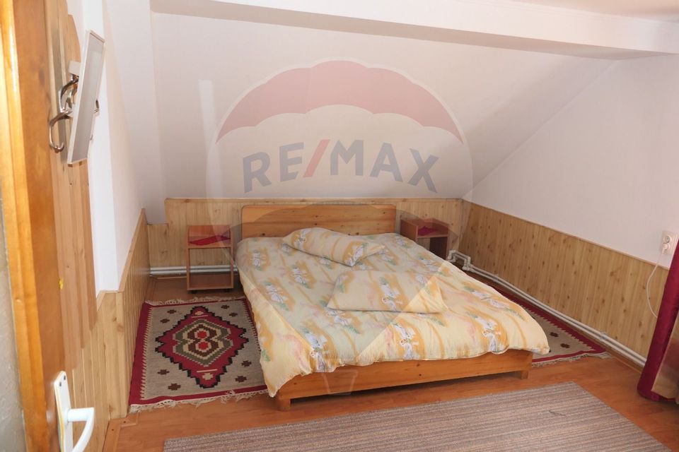 Casă / Vilă cu 9 camere de vânzare în zona Central