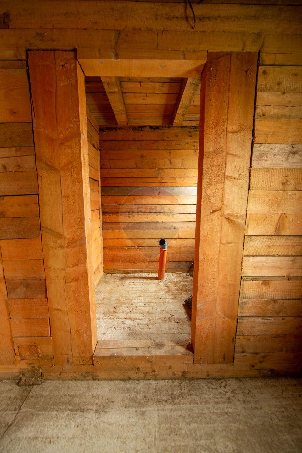 Duplex spațios – oportunitate pentru dezvoltatori sau două familii