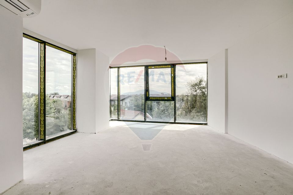 Apartament 3 camere 148 mp de vânzare cu loc parcare în zona Subcetate