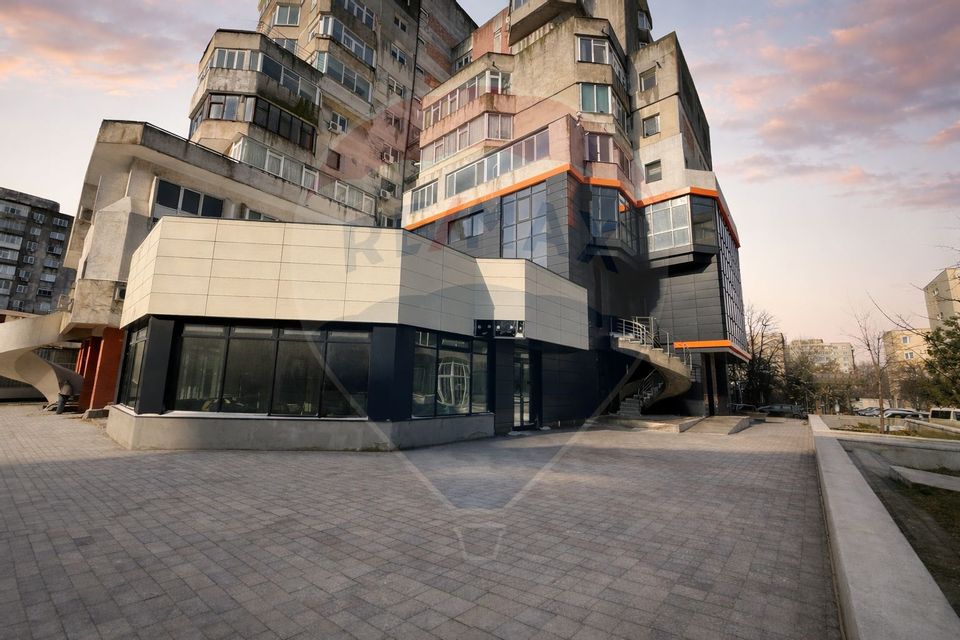 954.81sq.m Commercial Space for rent, Boema area