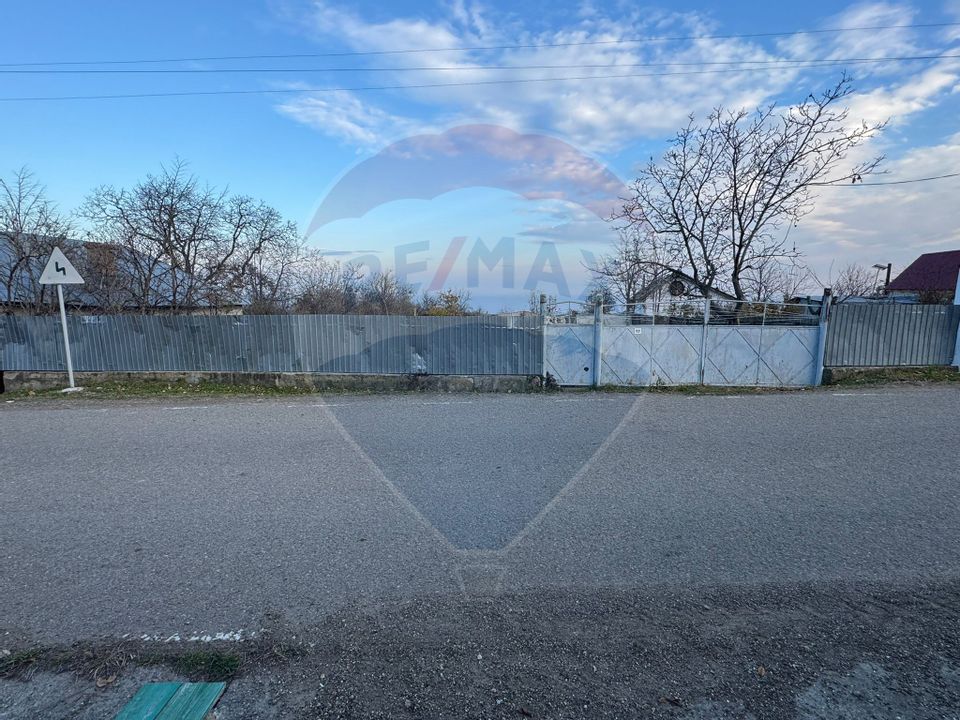 Land 2,636sqm Padureni (Jaristea) / Strada principala