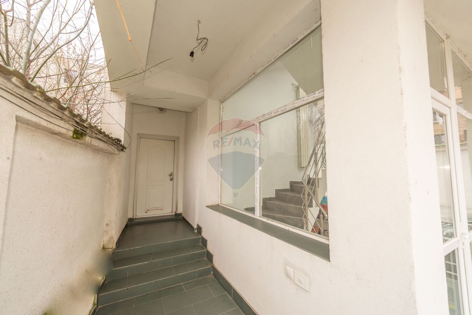 Parter de vila / casa 3 camere, curte Ferdinand Foisor