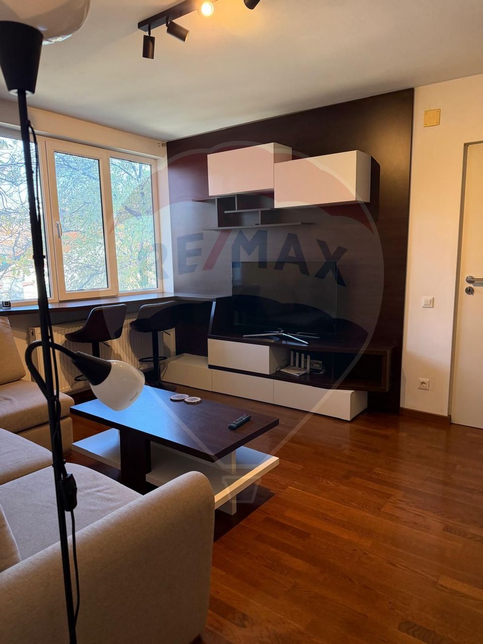 Apartament cu 2 camere de închiriat în zona Grivitei