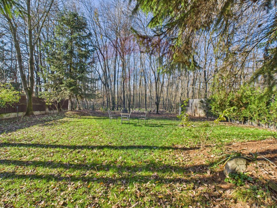 De vanzare | Vila in Paradisul Verde cu gradina si padure proprie |