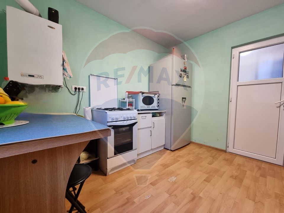 Apartament cu 4 camere de vânzare în zona Casa de Cultura Constanta