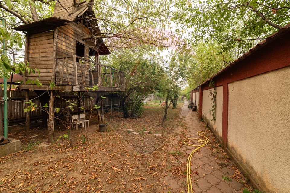 Vila în Domnești 8 Camere Piscină Curte Livada Panouri Solare