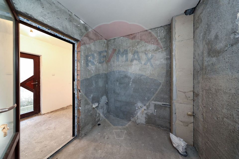 Vilă cu 3 camere de vânzare în Sacele