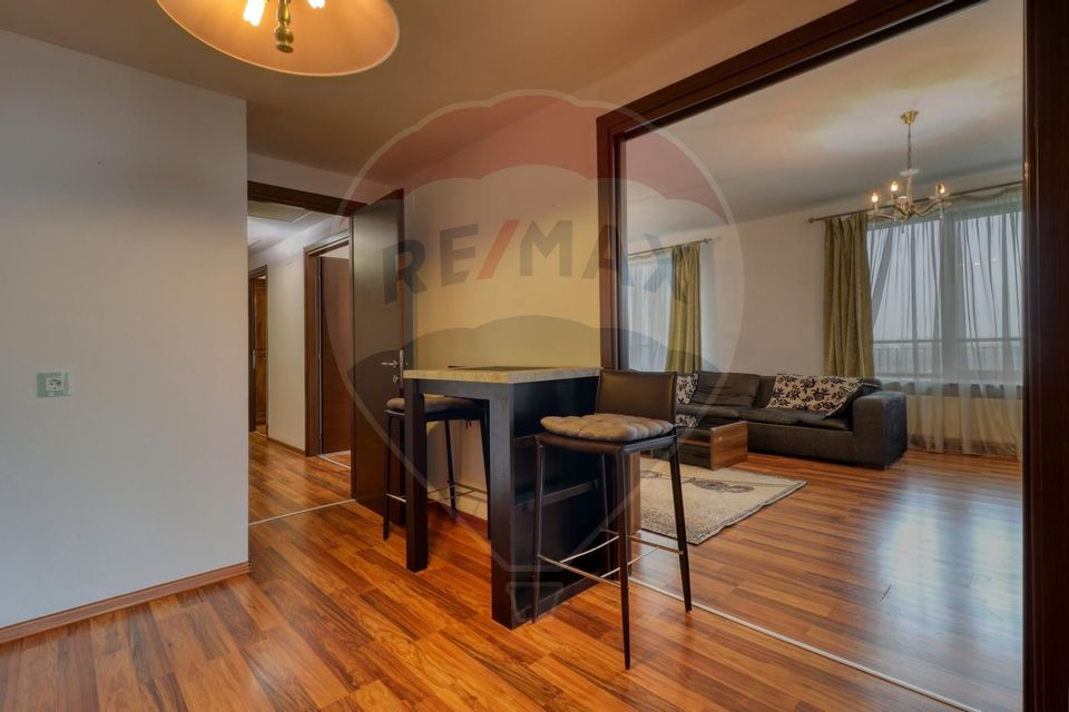 Apartament 3 camere de vanzare, Priveliste superba, Asmita, parcare