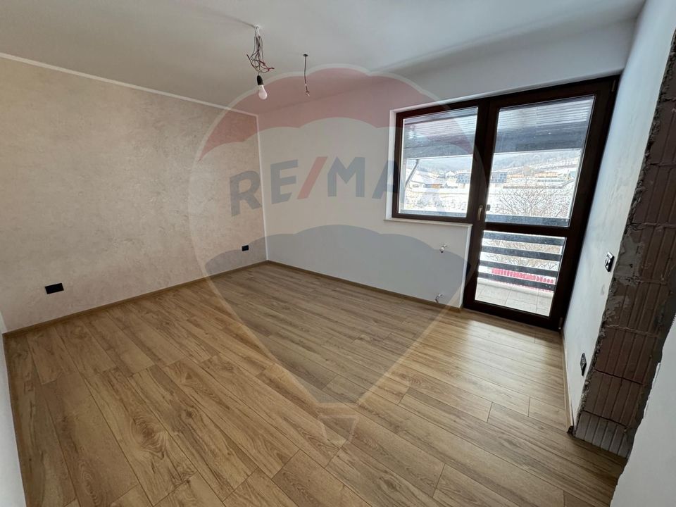 8 room House / Villa for sale, Darmanesti area