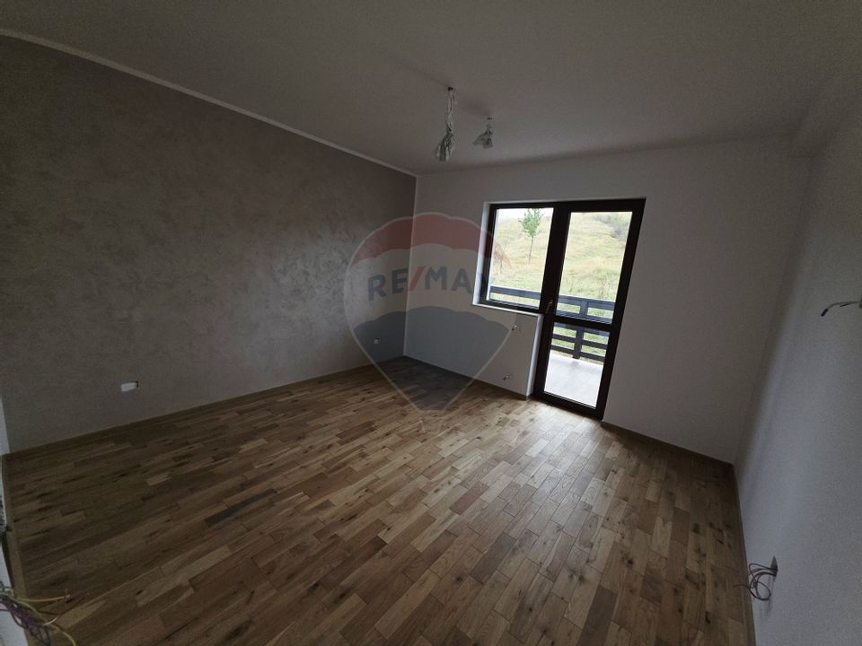 Casa  si  teren zona Balaurul