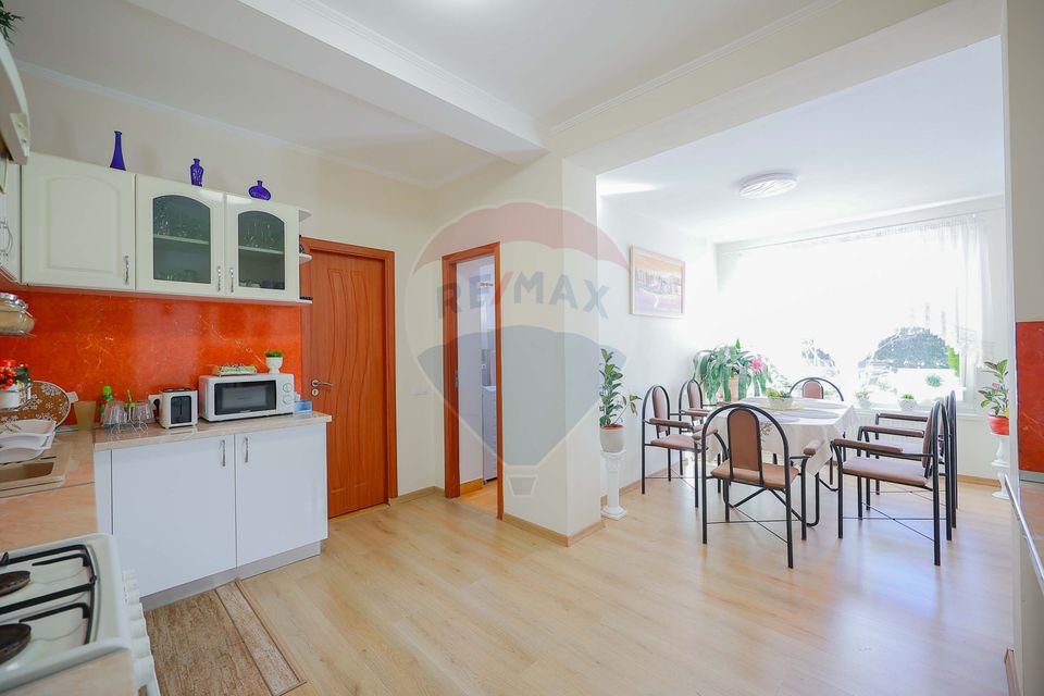 Casă cu 5 camere de vânzare în zona Episcopia Bihorului