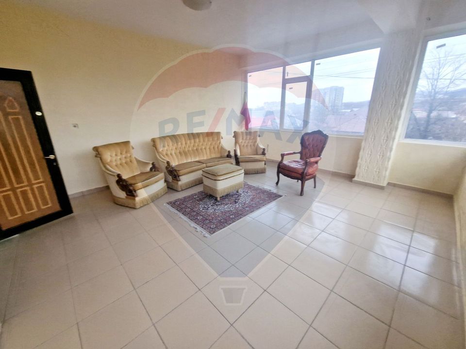 8 room House / Villa for rent, 1 Mai area