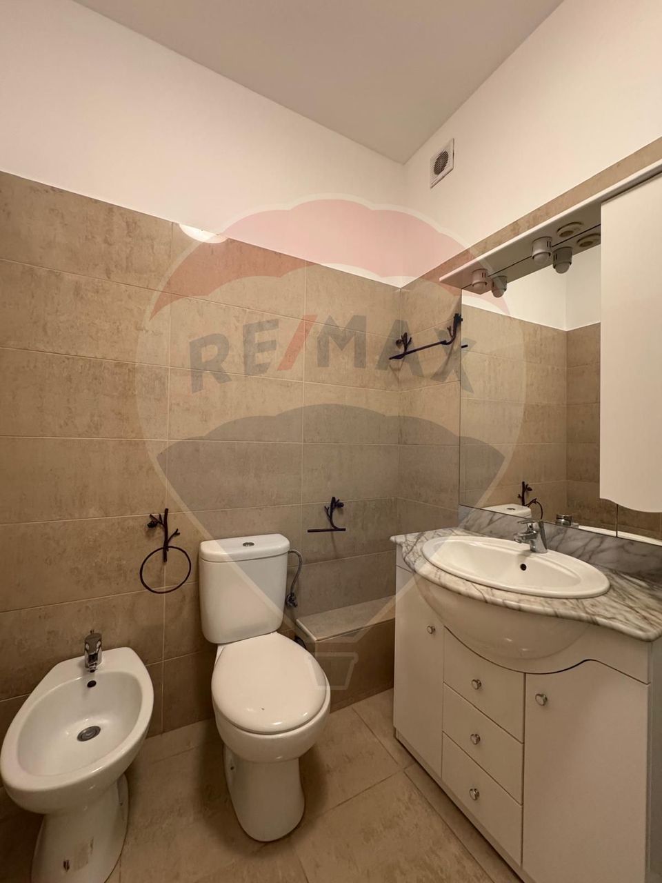 Apartament 3 camere - zona UTA