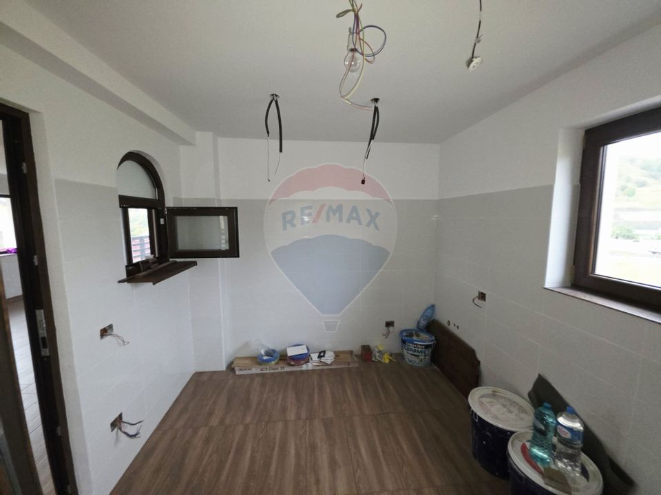 Casa  si  teren zona Balaurul