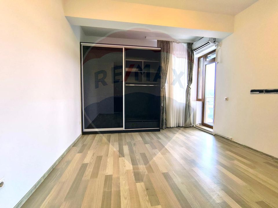 Apartament de inchiriat cu 3 camere în zona City Park Mall Constanta
