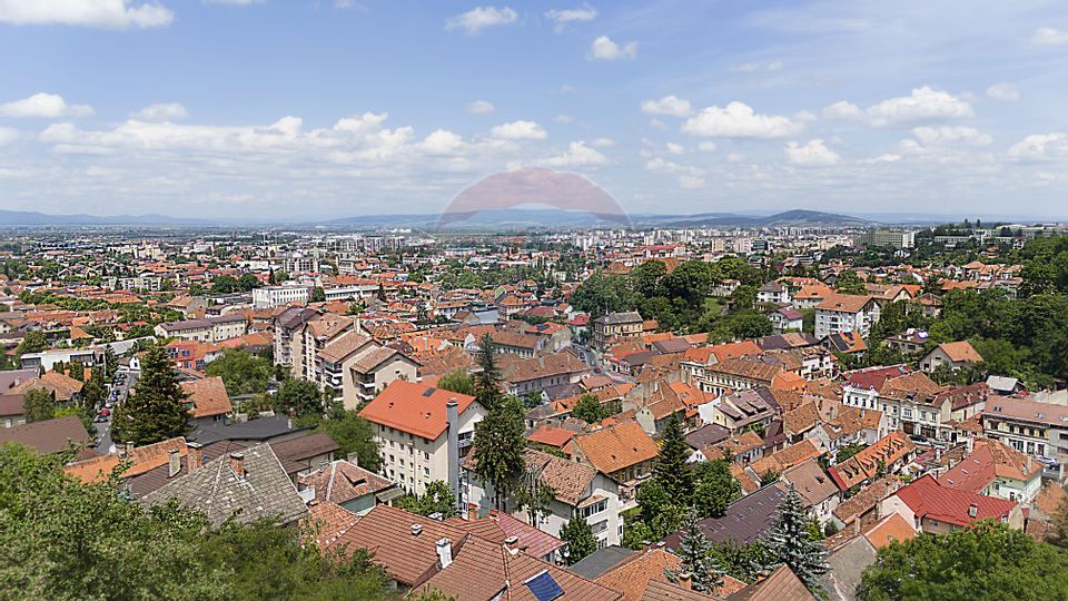 Casă de vânzare în inima Brașovului cu panoramă superbă