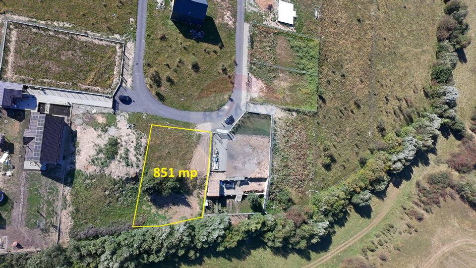 851 mp, Pârâu in spate - Brașov | Centrul echitație și Complex Pănicel