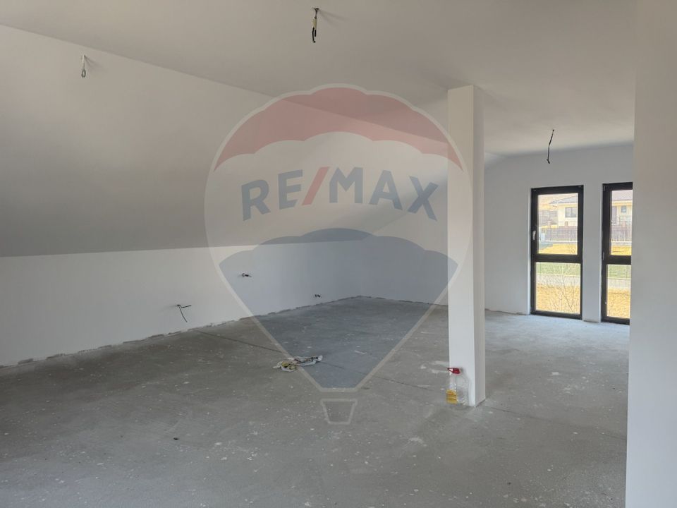 5 room House / Villa for sale