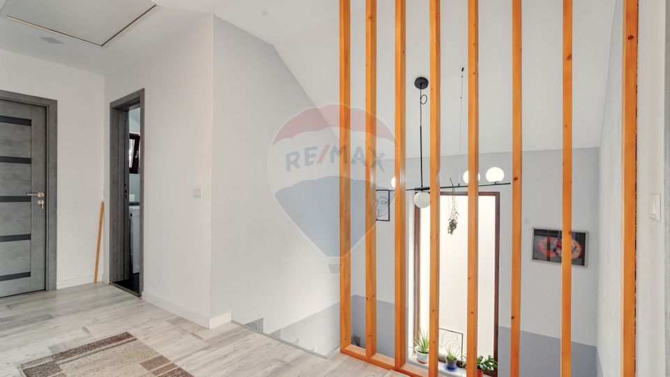 5 room House / Villa for sale, Est area
