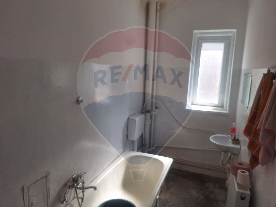 Apartament cu 2 camere în zona Central Simeria, Hunedoara