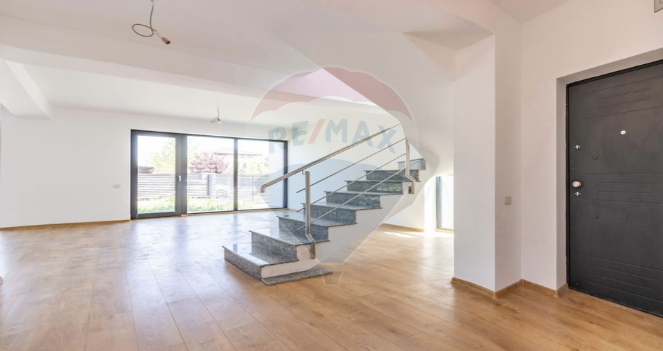 Casă / Vilă de vanzare cu 5 camere, adiacent Martha Bibescu, Mogosoaia