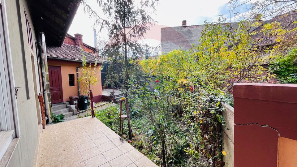 Casă / Vilă cu 3 camere de vânzare în zona Eminescu