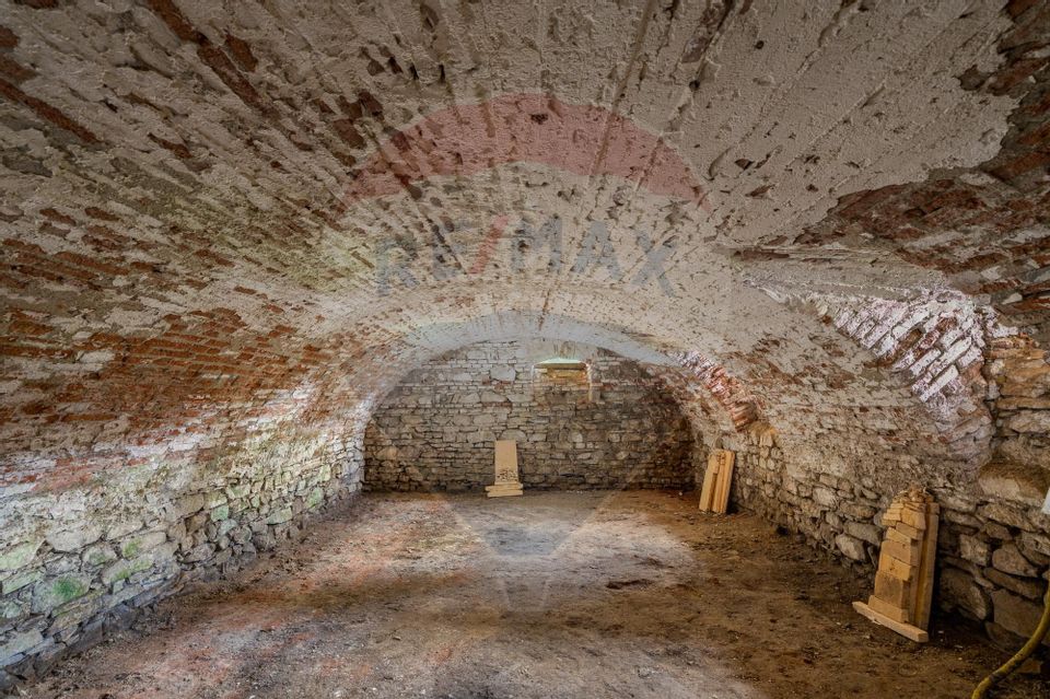 Fostă școală săsească semnată de Fritz Balthes – Bruiu, Sibiu