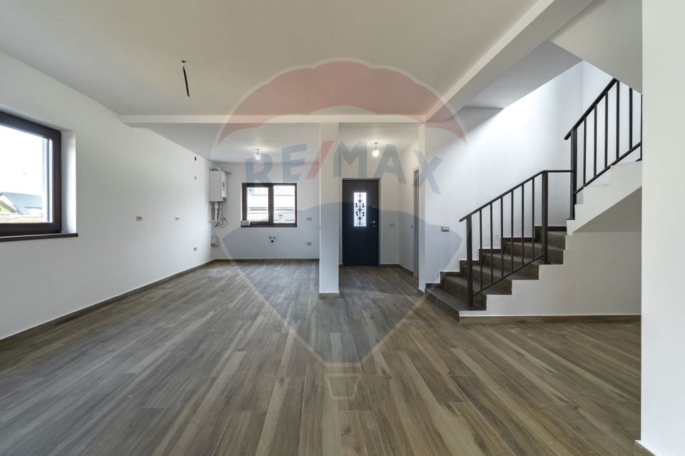 4 room House / Villa for sale