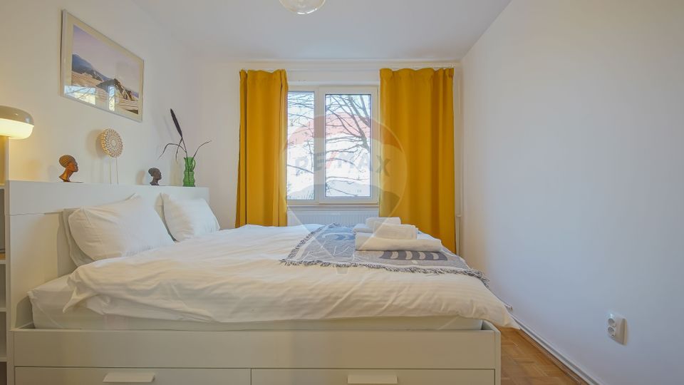 Apartament cu 3 camere de închiriat B-dul Victoriei