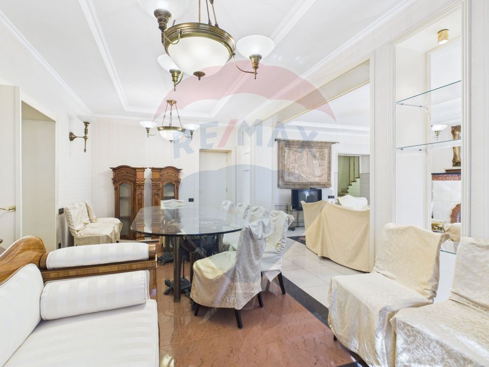 Spectacular villa in Balotesti, 5000 sqm courtyard and indoor pool