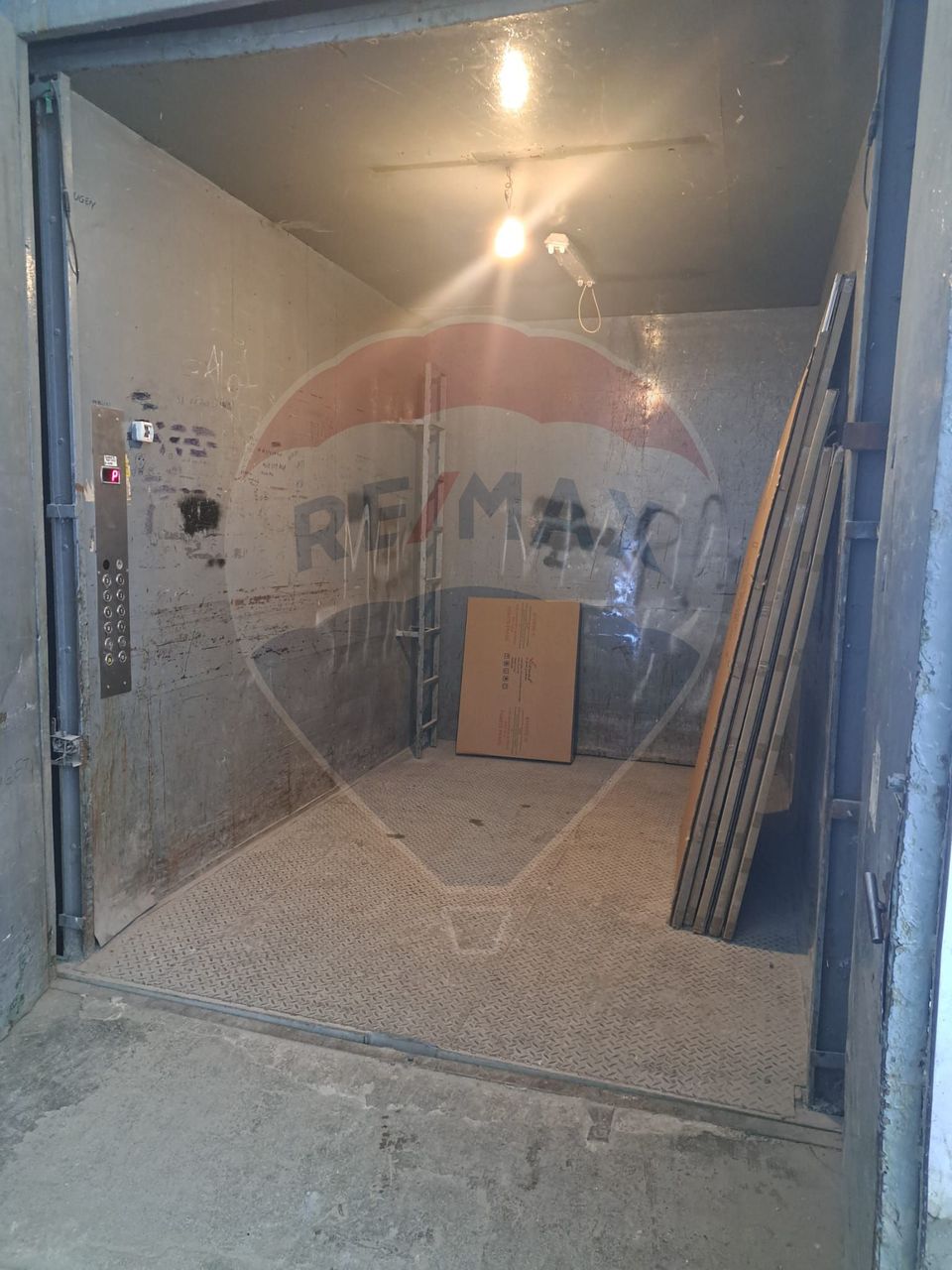 Spații industriale 200-432 mp . Baicului etaj lift marfa