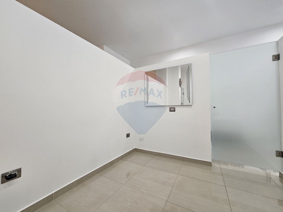 57sq.m Commercial Space for rent, Semicentral area