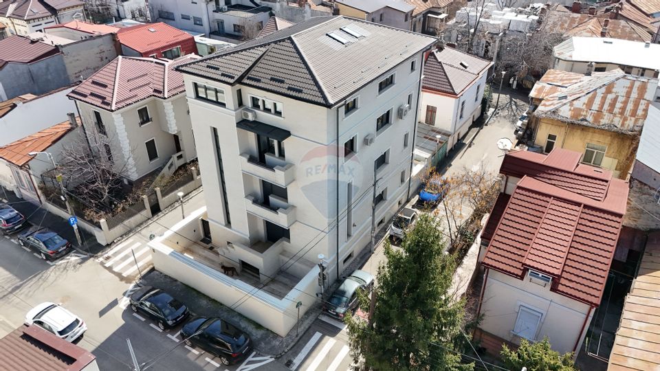 De vânzare Bloc Boutique Lux S+P+3E în zona Parcul Carol - Unirii